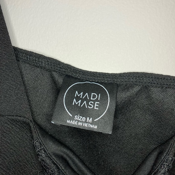 Cropped Going Out Tank Top - Picture 4 of 4